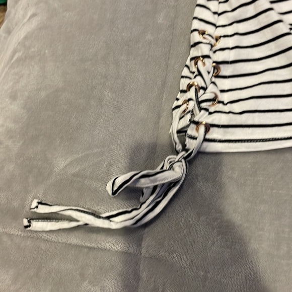 Aeropostale, size medium, striped, strings at bottom sides, - Picture 3 of 4